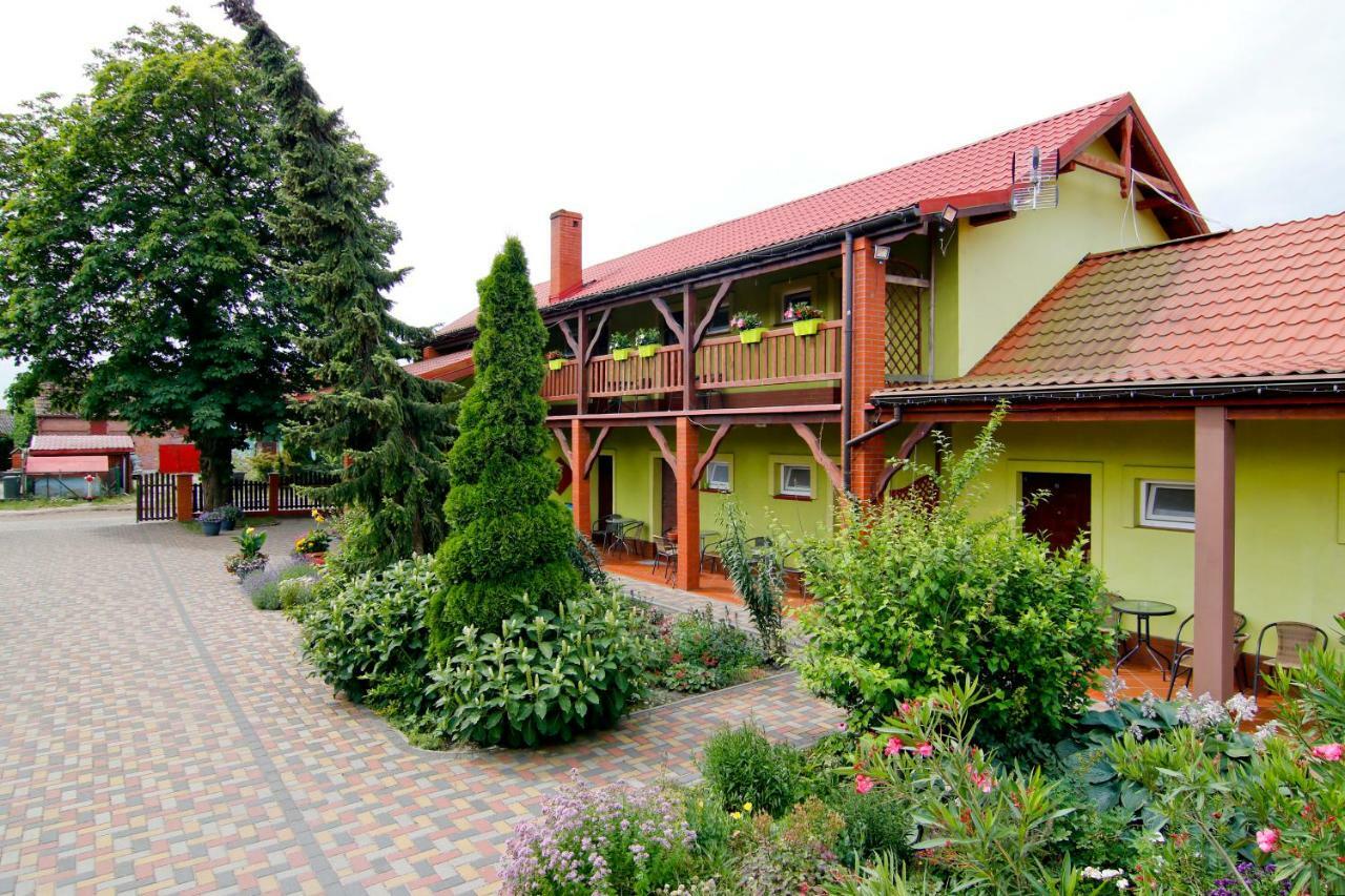 Pod Kasztanem Bed & Breakfast Swinoujscie Exterior photo